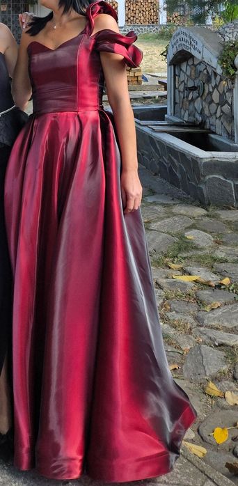Официална рокля - течен сатен - бордо - с/м