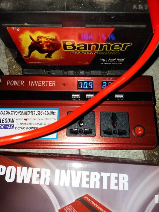 Invertor auto 12V 1600W 3 prize 220V putere pornire 2000W afisaj LCD