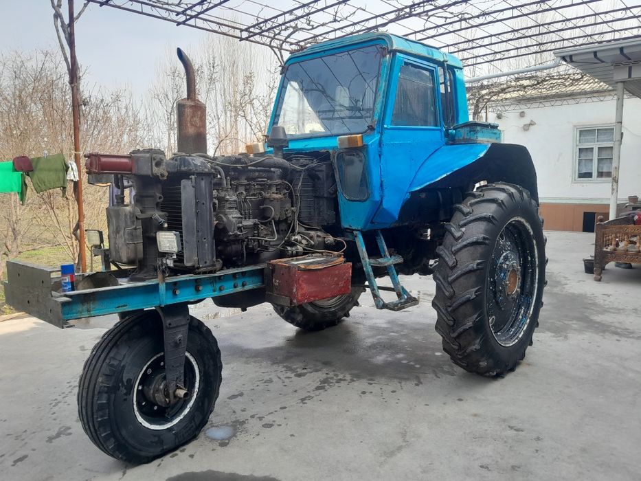 MTZ80X sotiladi.