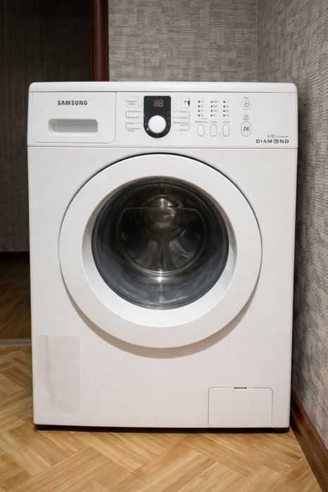 Б/у стиральная машина(почти новая)