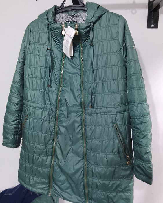 Продаю осенни и весенни куртку