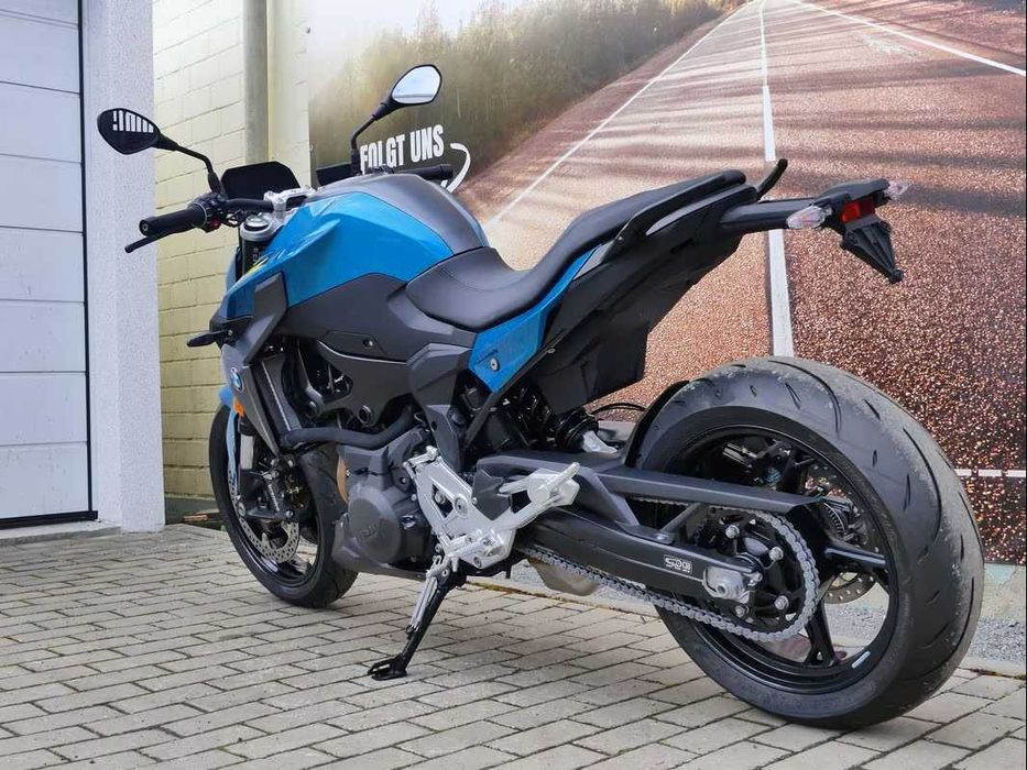 BMW F 900 R, 2 KM la bord