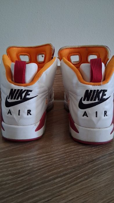 Adidasi noi nike jordan