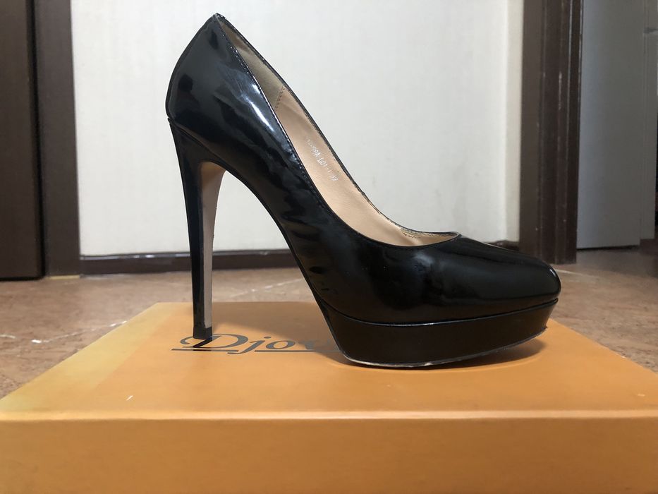 Туфли лаковые на каблуке