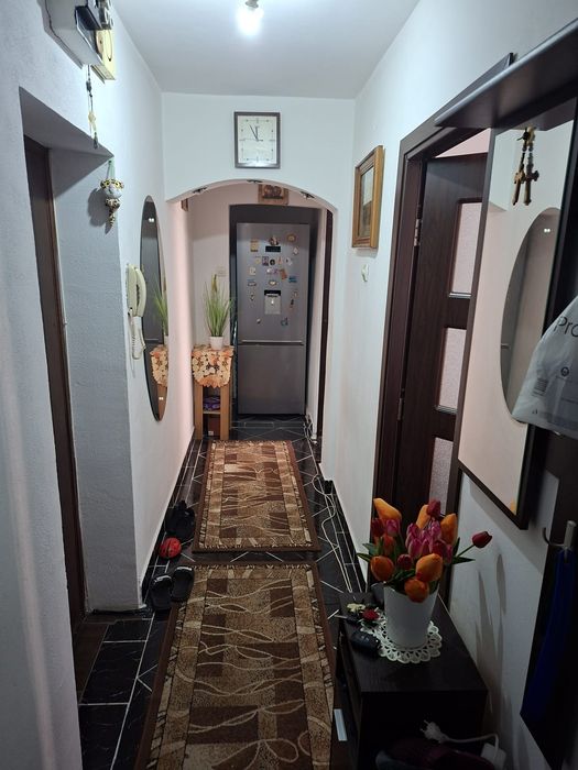 Apartament 3 camere in Valea Roșie