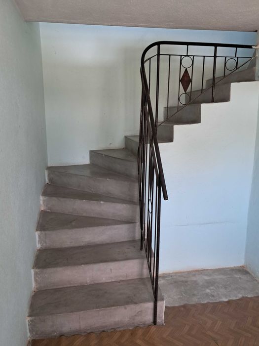 Продавам собственa къща c двор в село Ракитница до град Стара Загорa