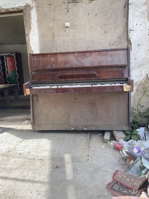 Пианино продам срочно