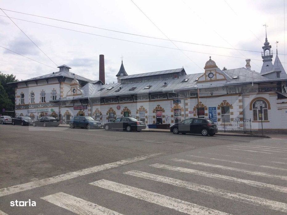 Vanzare cladire spatii comerciale si de locuit