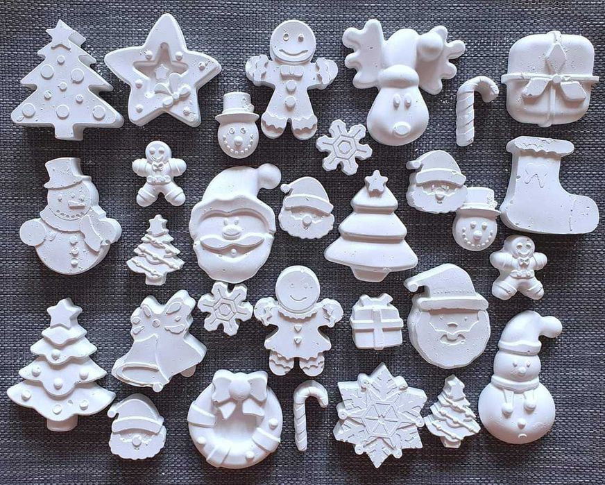 Лот Коледни фигурки за оцветяване 30 броя за 10лв.