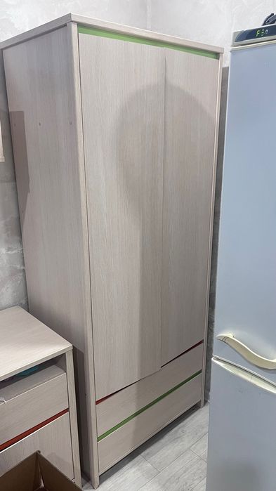 Кровать со шкафом и столом