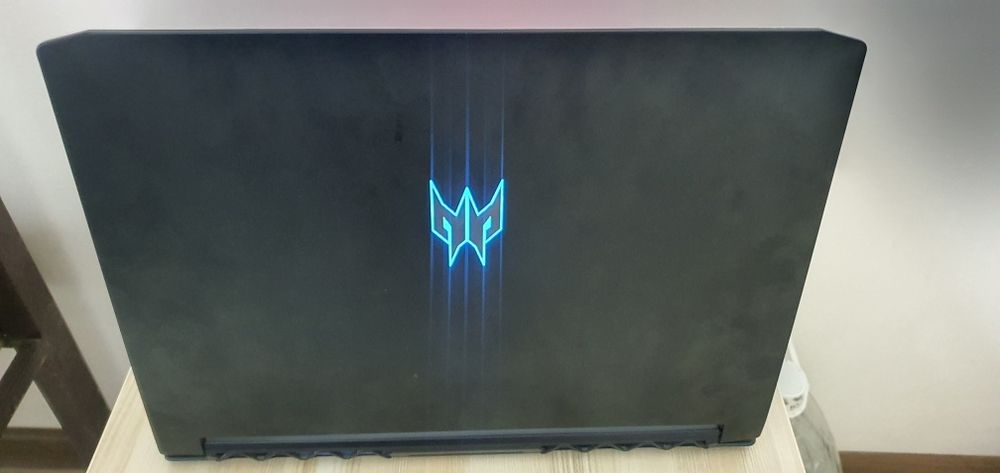 Yitqich Noutbuk Acer Predator