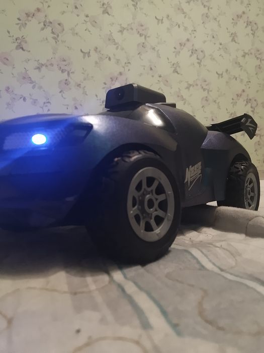 Машинка с пультом с камерой