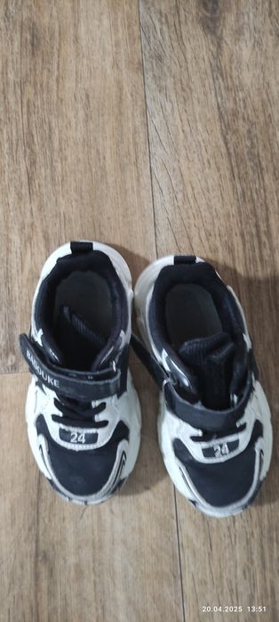 Продам кроссовки