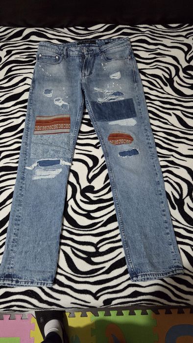 Дънки на марката Guess