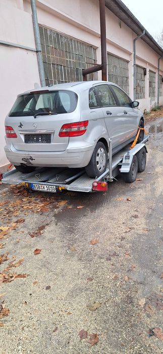 Мерцедес B170 бензин 5 врати,малко км.