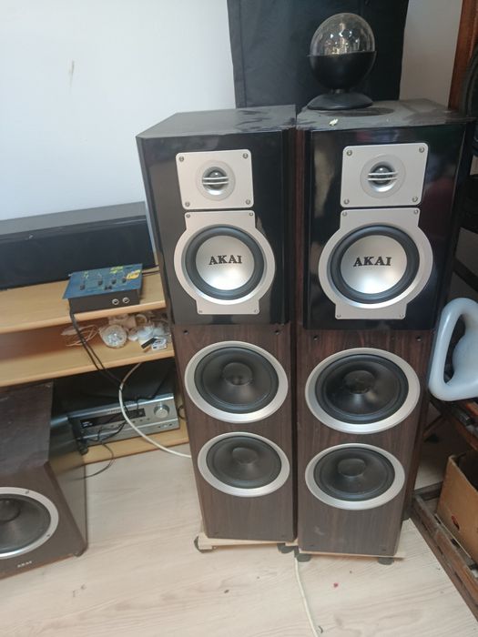Sistem muzica Akai boxe+statie+ mixer+jocuri lumini