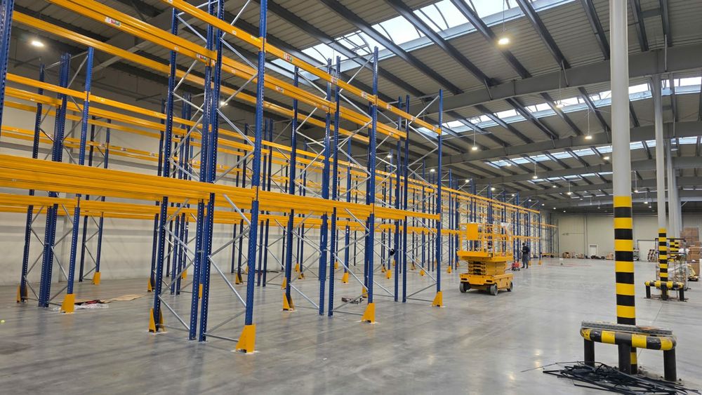 Vând sistem raft industrial de depozitare la cel mai mic preț