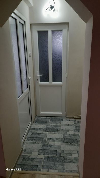 Vand apartament 2 camere ,etaj 2 ,complet  renovat de profesionisti !