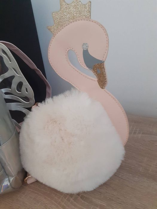 Детска раничка и чантичка