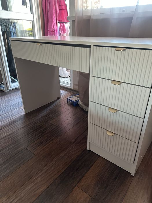 Бюро 120/50 см  бяло със златни елементи