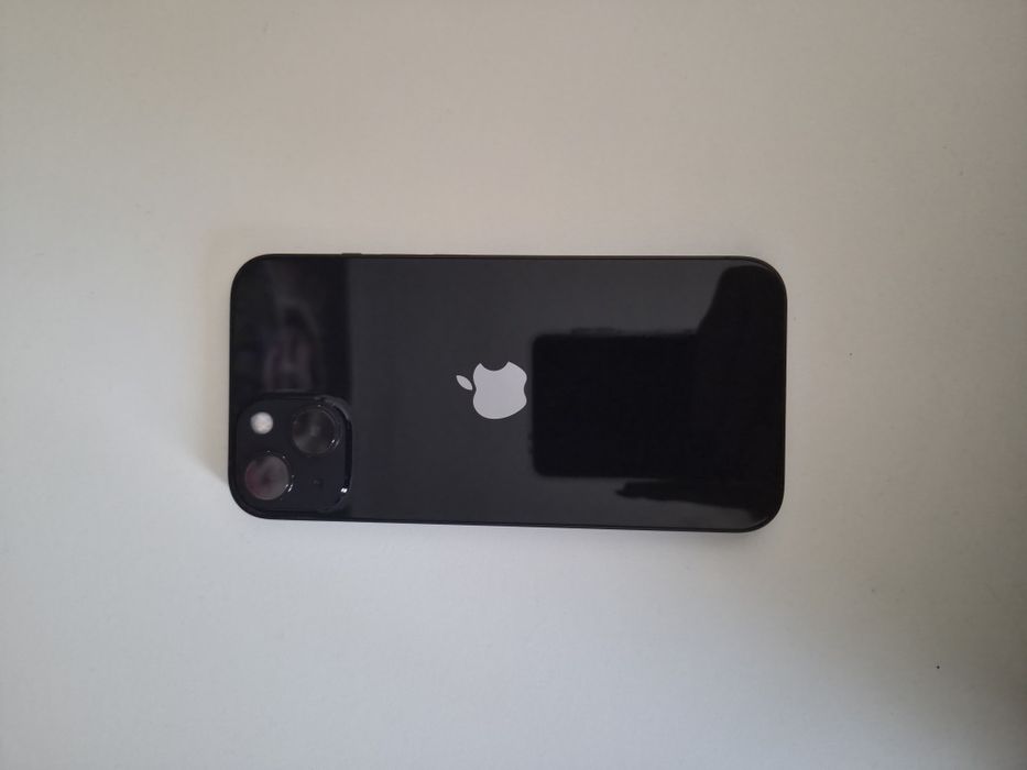 iPhone 13 в много добре състояние почти неразличими от нов
