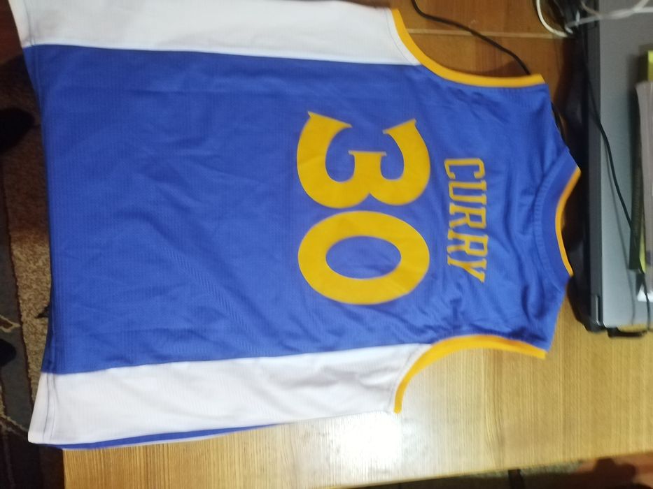 Nike Maieu basket nba curry