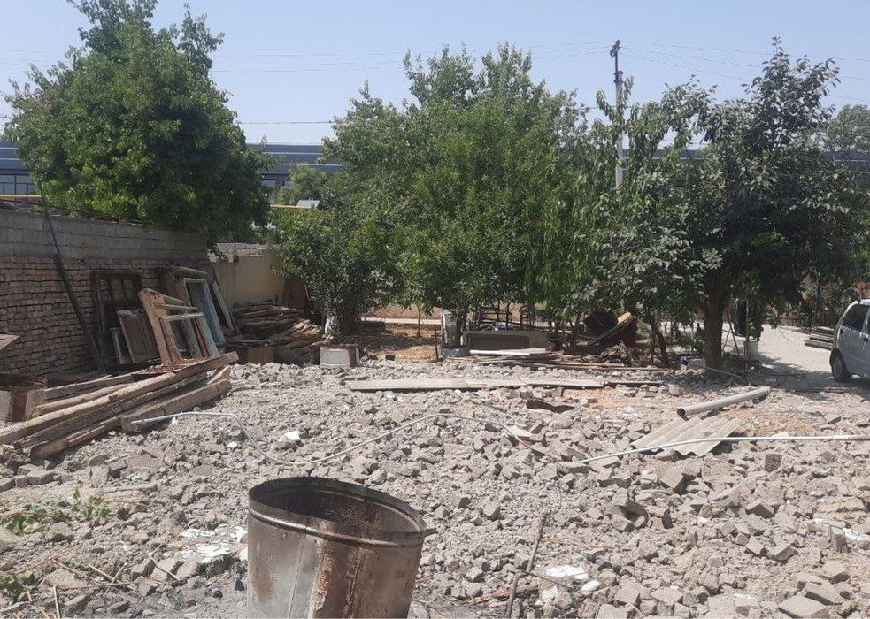 Uy sotiladi 7,5 sotix yo’l yuzida index yonida