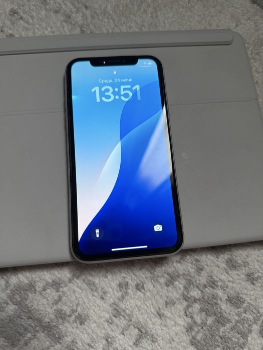 Продам Iphone XR 64GB