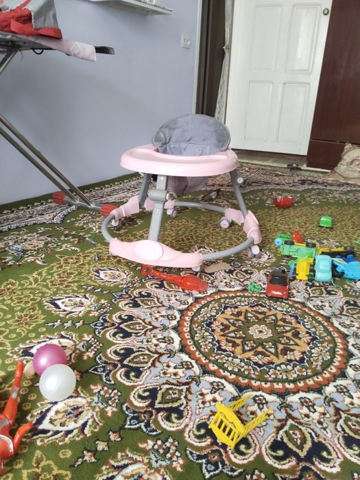 Ходунок очень прочный в отличном состоянии