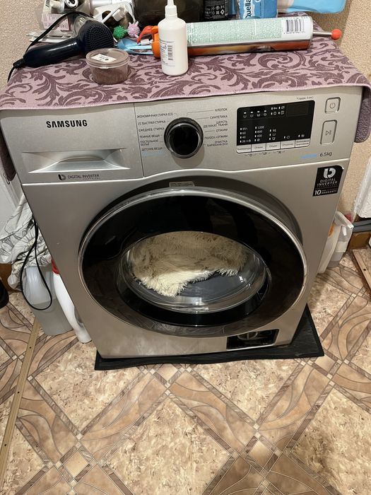 Продам стиральную машинку.