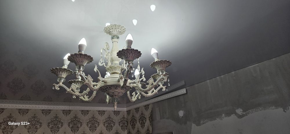 Продам б/у люстры
