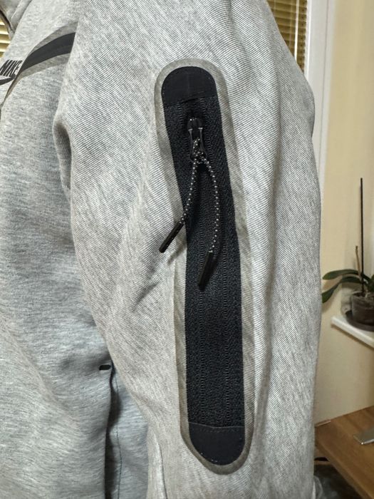 Оригинален Nike Tech Fleece L