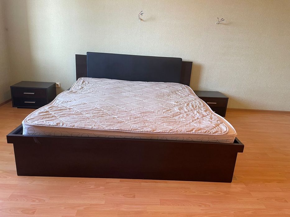 Продам спальный гарнитур