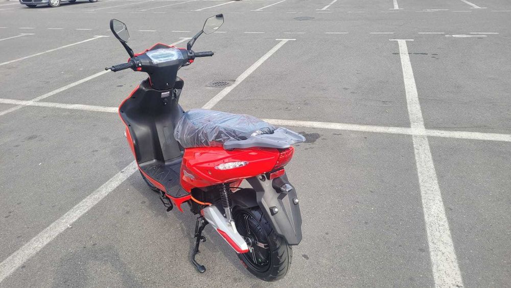 Scuterul Electric Rotakt Mirage Motor Bosch 3000W 25km/h,  Litiu-ion