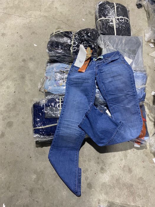 Продам джинсы подростковые