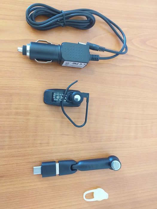 2 Handsfree/casca cu bluetooth noi,cu conectare,prindere etc.Model BH4