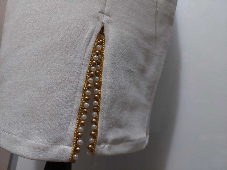 Rochie Fofy de cununie alba elegantă cu insertii de perle aurii sipene