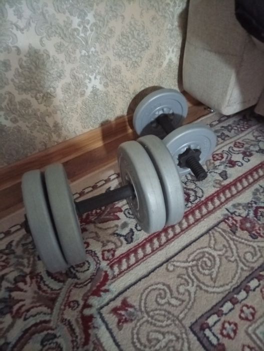 Продам гантели две