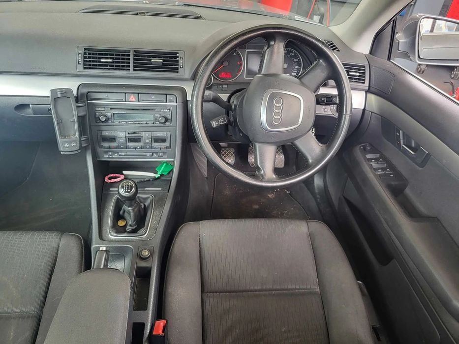 Usa fata stanga/Usa spate stanga/Usa fata dreapta/Usa spate dreapta/Capota spate/Stopuri/Bara spate Audi A4 B7 berlina