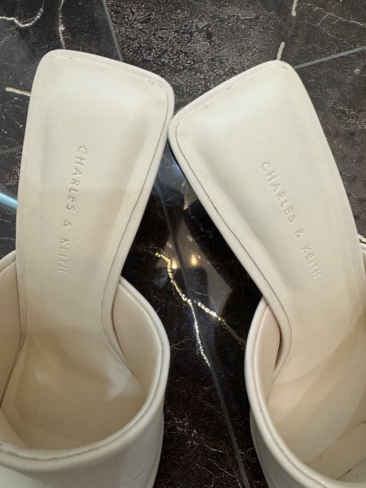 женская обувь на каблуке.