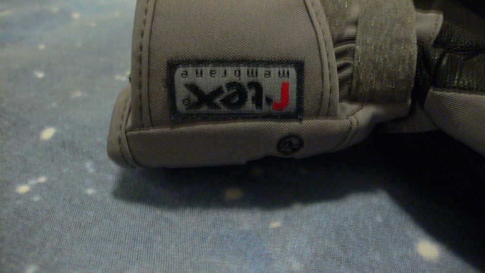 Зимни/Ски шапки, ръкавици:Jack Wolfskin,Napapijri,Reusch,ESKA-GoreTex