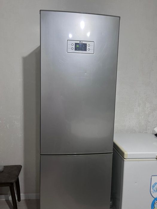 Продам холодильник