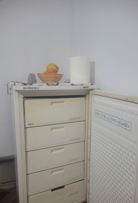 Vând lada frigorifica Artic