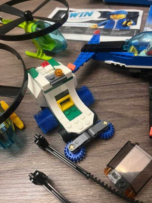 Продавам Lego липсват няколко части