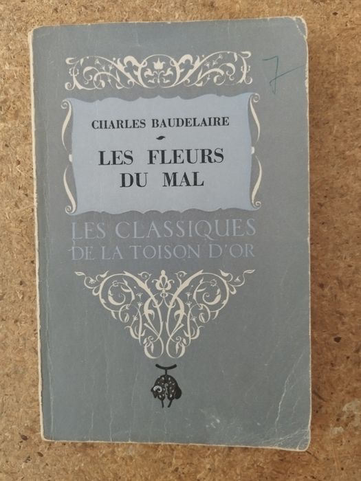 Продавам книгата "Цветята на злото" от Шарл Бодлер