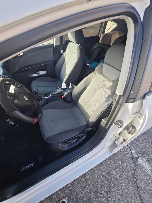 Închirieri auto.