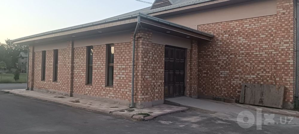 Участок Янги Хает  3Га,за 1сотку 42тыс $.На земле имеются постройки.