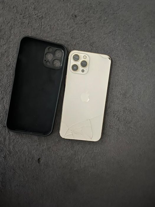 продам IPhone 12 pro max