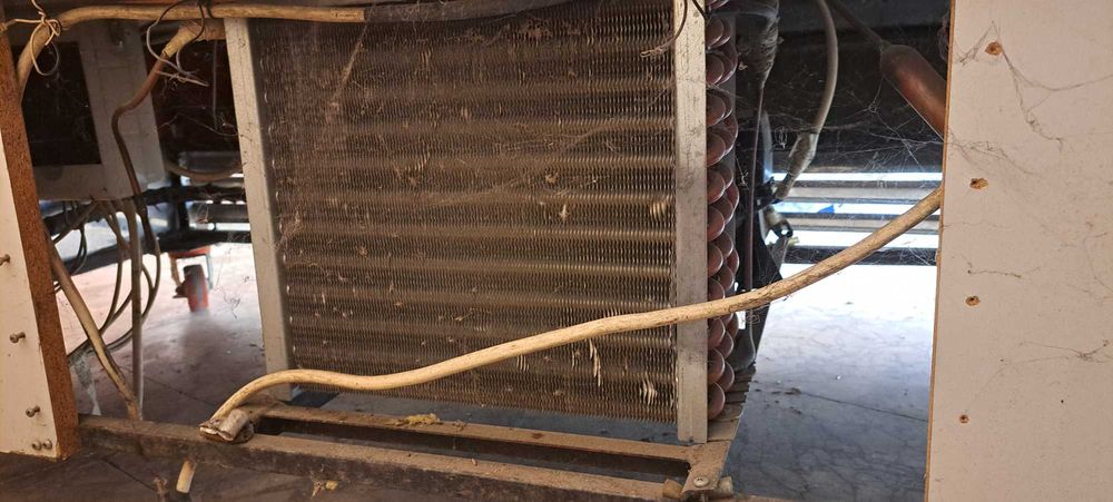 Продава се хладилна витрина "Raffy"