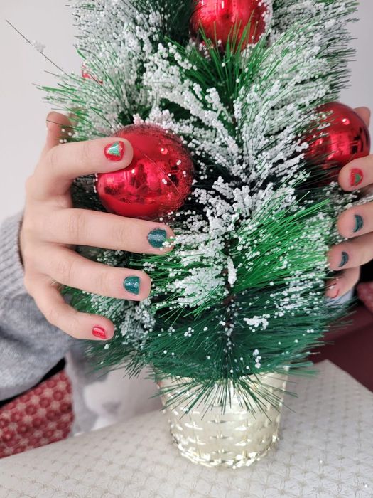 Unghii gel - Manichiura semipermanenta si clasica - sector 1